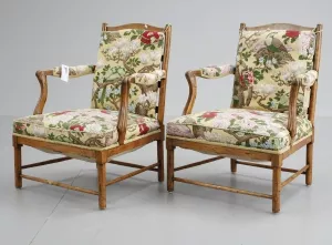 Omklädsel av Gripsholmsfåtölj med lösa plymåer