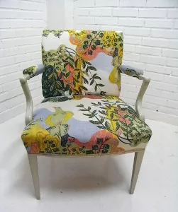 Omklädsel av karmfåtölj med armstöd