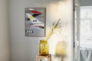 Travelposter 50x70 SAS BAKVINGE