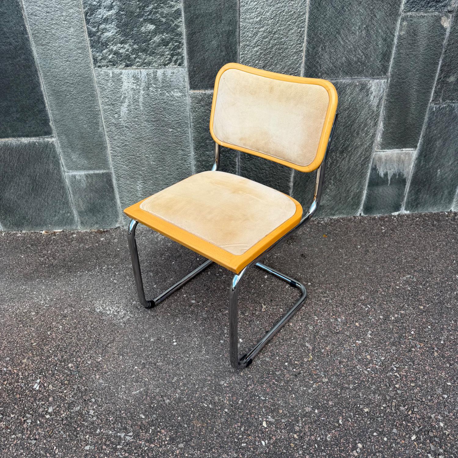 Ett set med 4 st stålrörsstolar Bauhausmodell