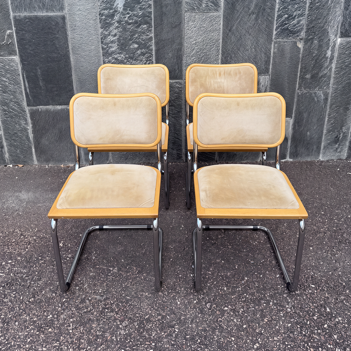 Ett set med 4 st stålrörsstolar Bauhausmodell