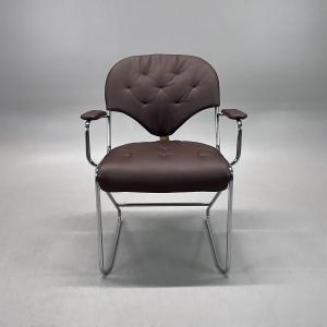 Karmstol SAM med ny kuddsats från DUX i mörkbrunt skinn