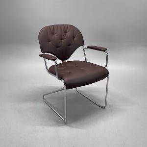 Karmstol SAM med ny kuddsats från DUX i mörkbrunt skinn