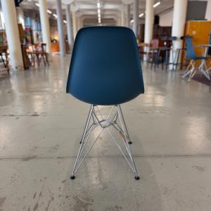 Eames stol DSR, Plastic,  83 Sea Blue, med kromat wireunderrede