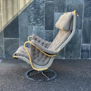 Pernilla 69 Roto med ny DUX kuddsats i skinn