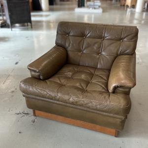 Fåtölj MEXICO i brunt skinn 1960/70-tal