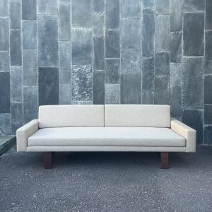 Soffa/dagbädd av Åke Fribyter