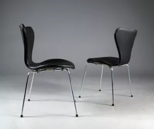 Omklädsel av stol SJUAN i skinn