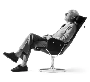 Kuddsats JETSON 69 i linnetyg Flax 21 och nackkudde i skinn