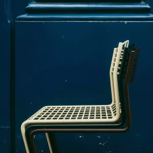 Stol H-TECH lackerad