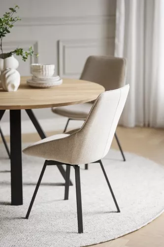 Carradale Matbord V-ben Ek/svart