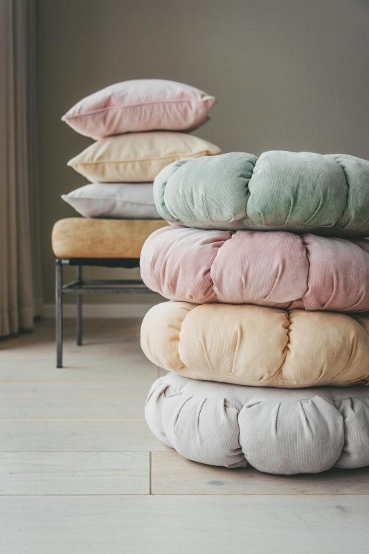 Eddie Kudde Rund Ecru