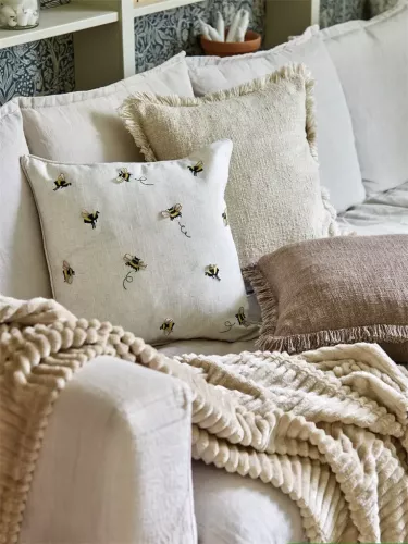 Betty Kuddfodral Offwhite