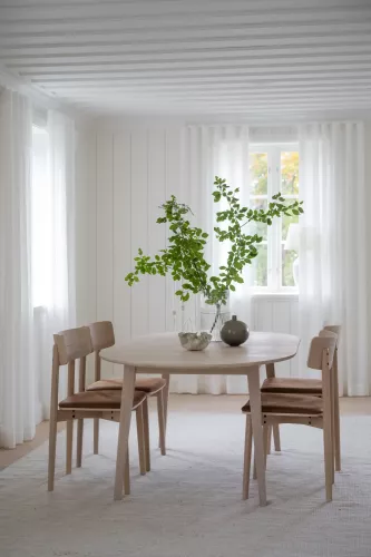 Filippa Matbord Vitpigmenterad