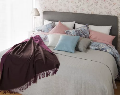 Alicia Sängöverkast Grå