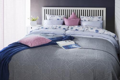 Annika Överkast Vit