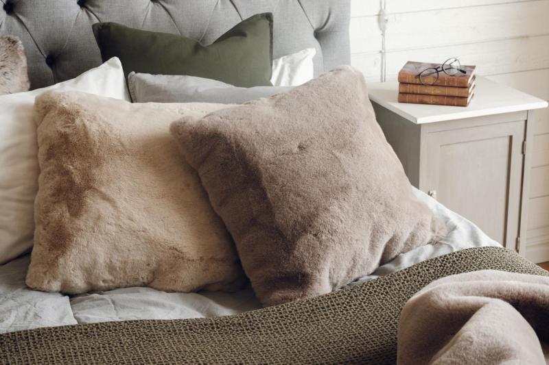 Fluffy Kudde Taupe