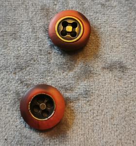 Plast och Metallknapp