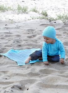 Babytröja, mössa och filt