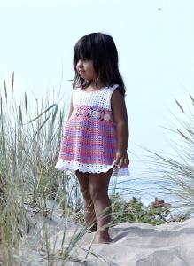 Virkad barnklänning