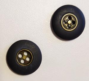 Plast och Metallknapp