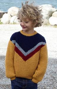 Barntröja med V-format mönster