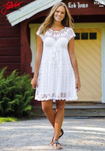 LJUVLIG KLÄNNING MED HJÄRTAN