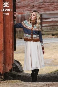Maja - islandskofta med mönsterstickat ok