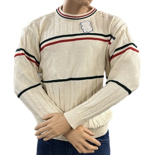 Stickad tröja med ränder