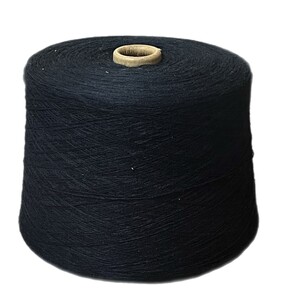 Garntråd på kon - marinblå (nm 32/2)