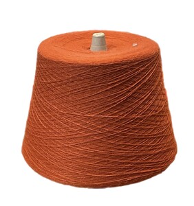 Garntråd på kon - Orange-röd (2/28)