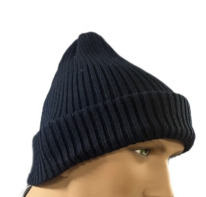 Marinblå ribbstickad