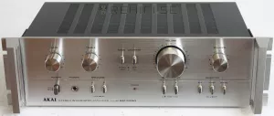 Akai AM-2250