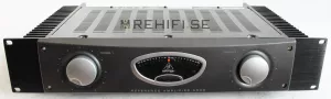Behringer Reference A500