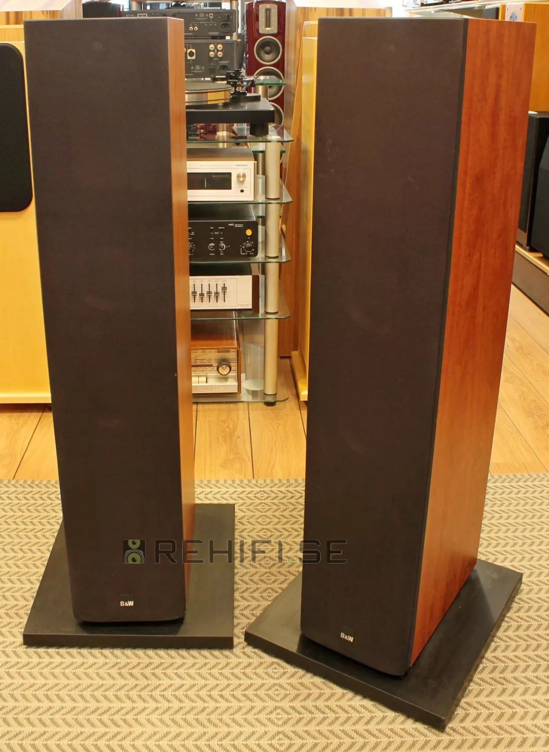 Bowers Wilkins B&W DM683