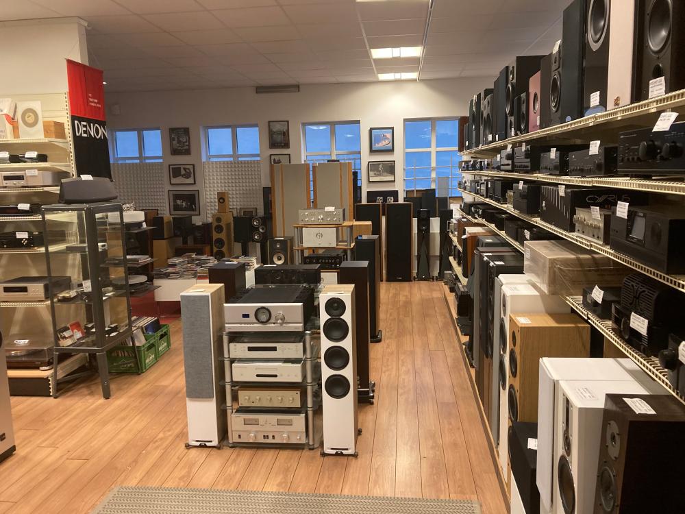 Beg Hifi Kalmar () Beg Hifi Kalmar