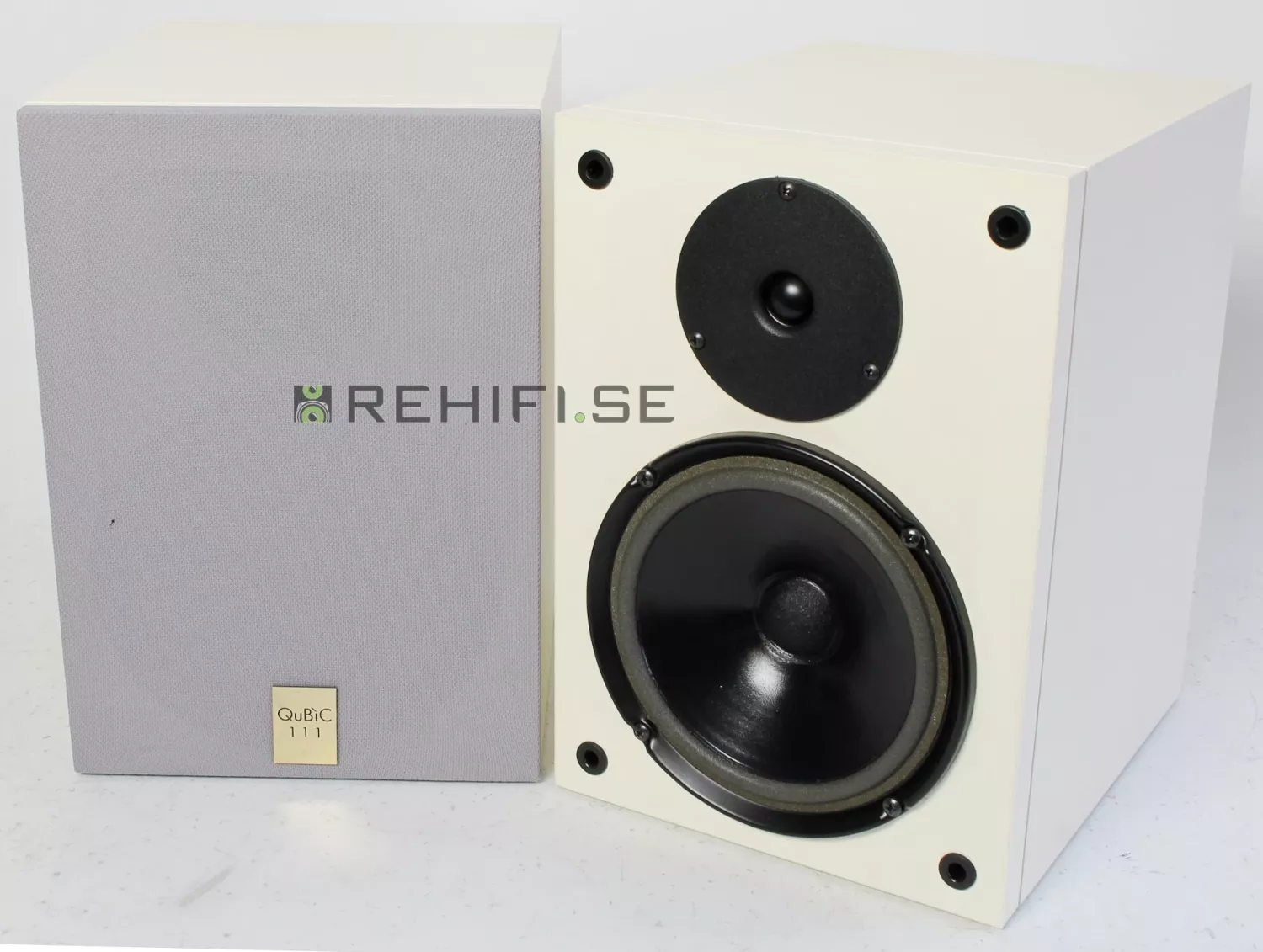 QLN QuBic 111 begagnade stativhögtalare från Rehifi
