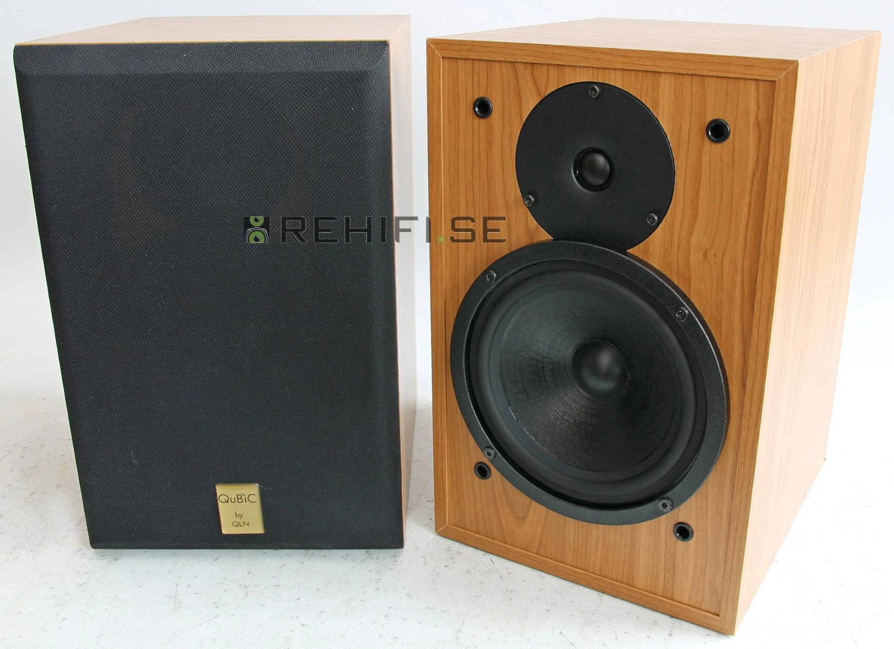 QLN QuBic 111 begagnade stativhögtalare från Rehifi