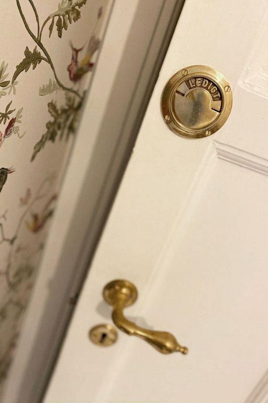 WC-lås rund - Toalettlås messing - arvestykke - gammeldags dekor - klassisk stil - retro