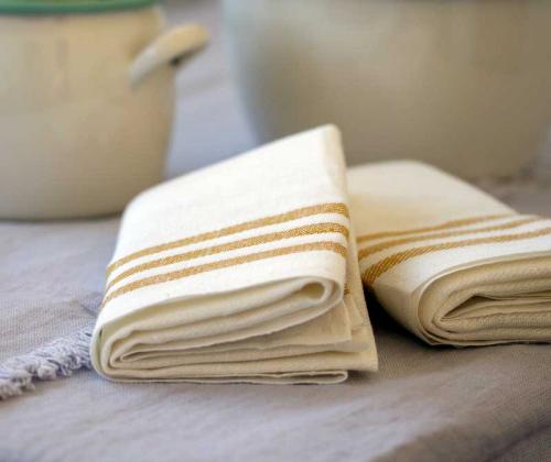 Kitchen towel in linen - 2-pcs 50 x 70 cm, stripe off white / ocher