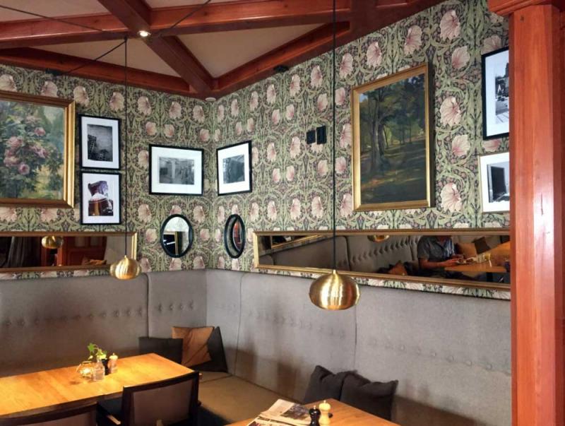 Inspiration - William Morris wallpaper - old style - vintage style - classic interior - retro