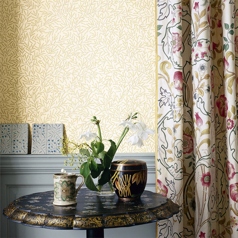 William Morris & Co. Tapet - Lily Leaf Gold - arvestykke - gammeldags dekor - klassisk stil - retro - sekelskifte