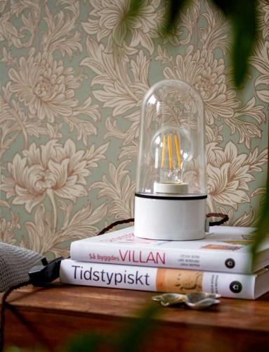 DIY - bygg din egen bordslampa med tvinnad tygsladd - gammaldags inredning - klassisk stil - retro - sekelskifte