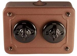 Dubbla strömbrytare i metallbox - svart porslin - sekelskifte - gammaldags inredning - retro - klassisk stil