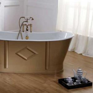 Old-fashioned bathtub of cast iron or copper - Sekelskifte
