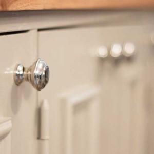 Classic knobs for kitchen drawers and cabinets