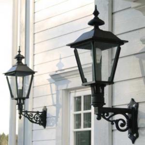 Outdoor lighting in older style - Sekelskifte