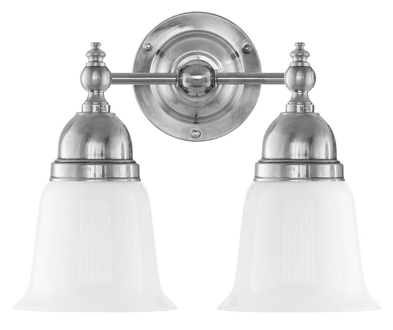 Badeværelseslampe - Bergman forniklet, opalhvid klokke