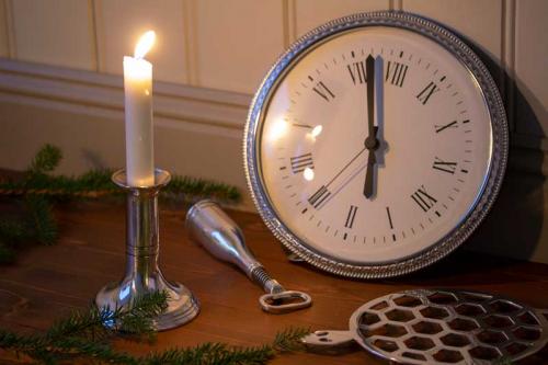 Gammeldags dekor og gaver i sølv messing - arvestykke - gammeldags dekor - klassisk stil - retro - sekelskifte