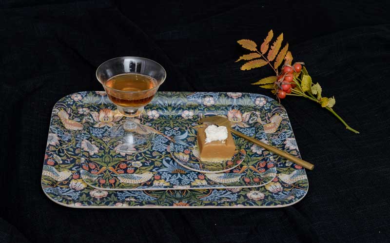 Tray in pattern from William Morris, Strawberry Thief